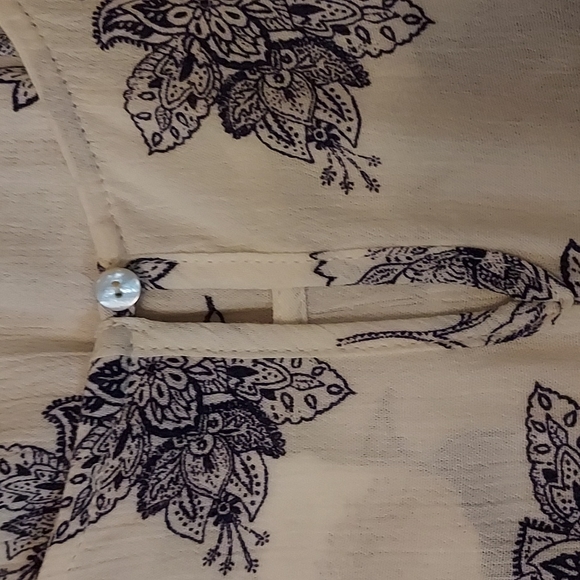 Altar'd State Sleeveless Blouse - Picture 7 of 8